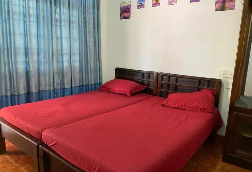 Majatalo Beach Guest House Addalaichenai