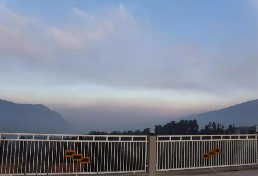 پانسیون Bromo Otix Guest House