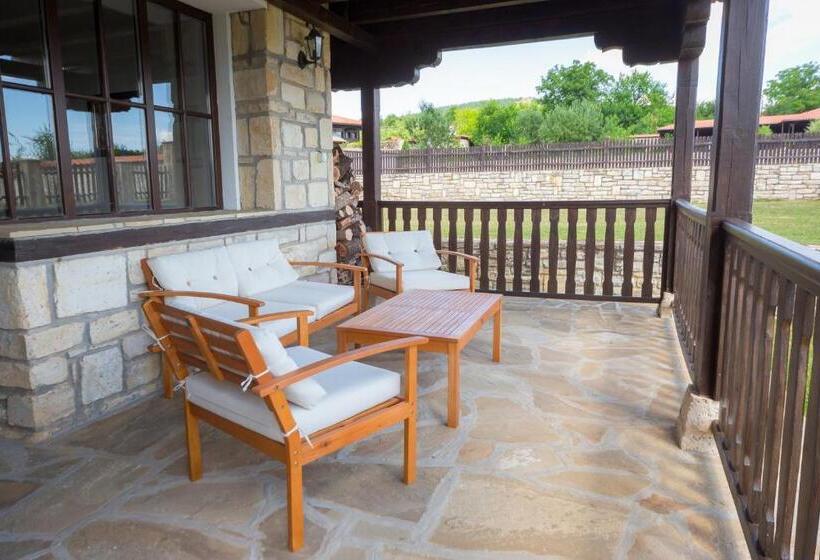 פנסיון Complex Rayuvski Han