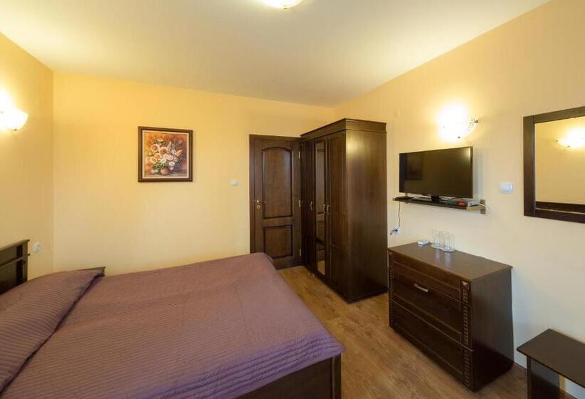 פנסיון Complex Rayuvski Han