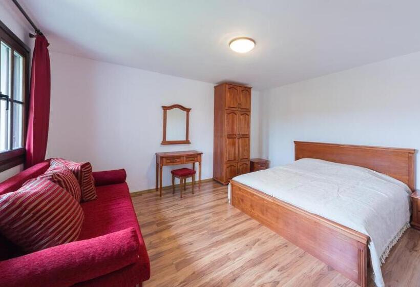 פנסיון Complex Rayuvski Han