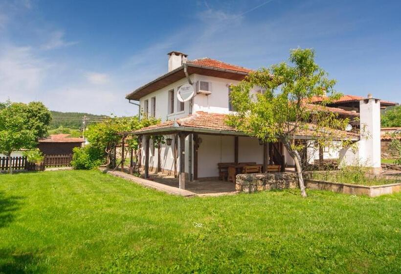 פנסיון Complex Rayuvski Han