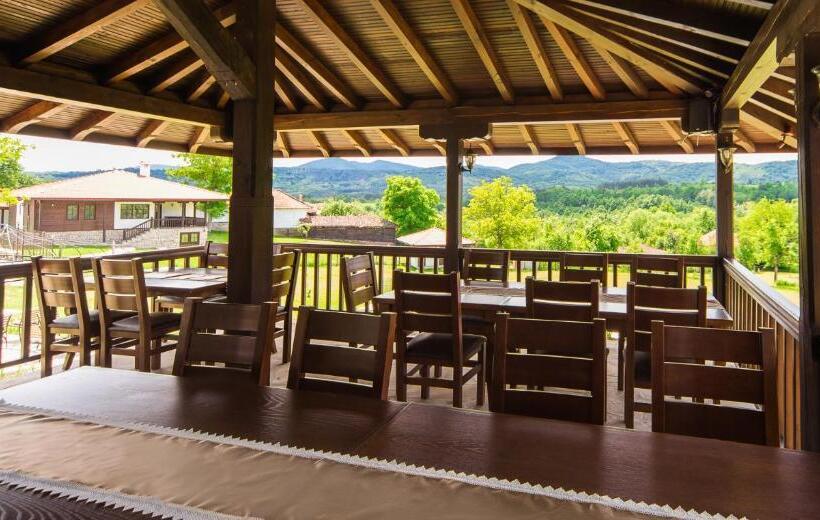 פנסיון Complex Rayuvski Han