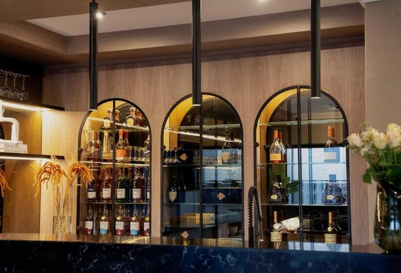 Пансион Q's Boutique Stay