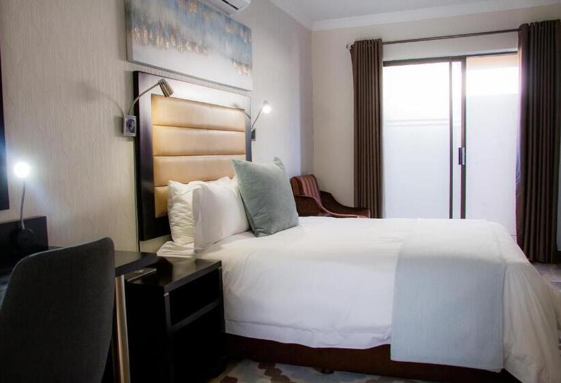 Пансион Q's Boutique Stay