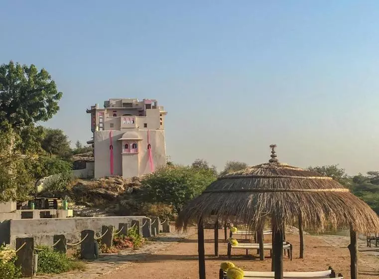Lomakeskus Brij Lakshman Sagar, Pali