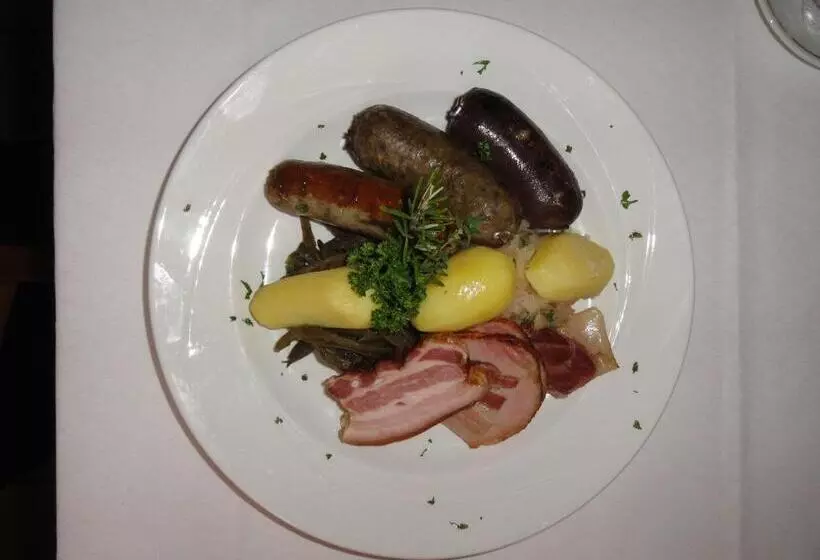 Retkeilymaja Garni Bären Rüegsau