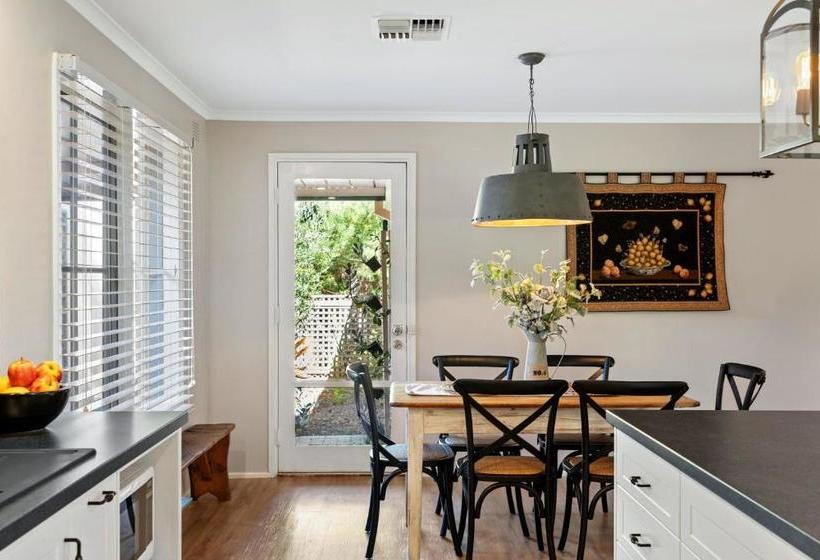 مبيت وإفطار Adelaide Hills Retreats