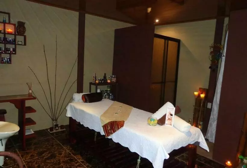 Aamiaismajoitus (B&B) Cabinas Río Celeste La Amistad