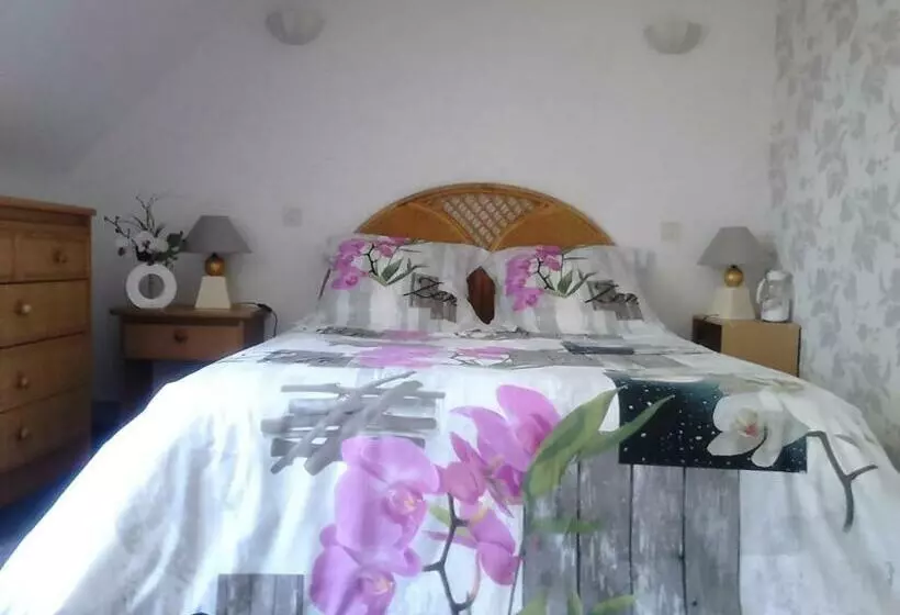 Aamiaismajoitus (B&B) Chambres D Hôtes D Evelyne