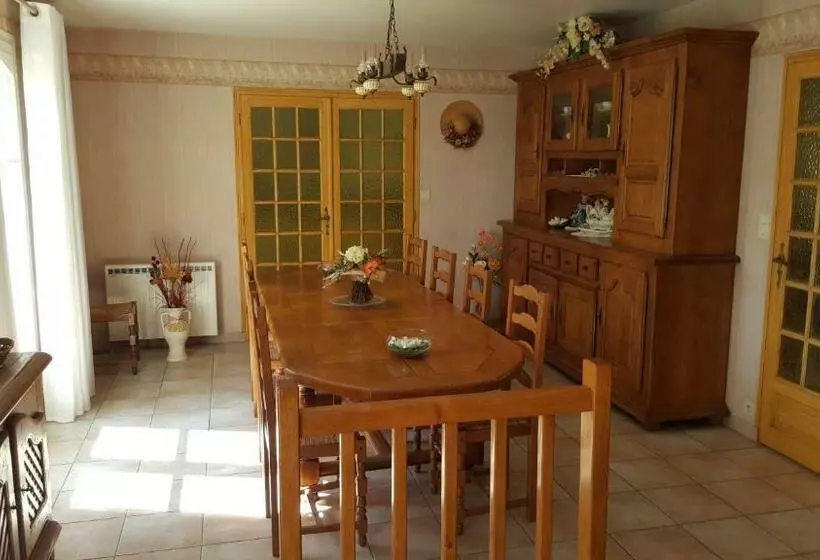 Aamiaismajoitus (B&B) Chambres D Hôtes D Evelyne