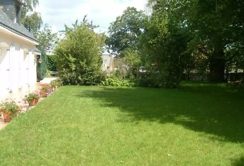 Aamiaismajoitus (B&B) Chambres D Hôtes D Evelyne