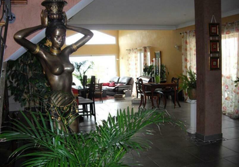 민박 Le Clos Des Malézolles