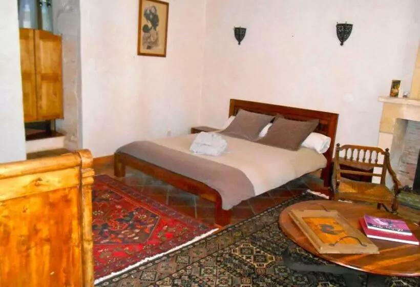 Aamiaismajoitus (B&B) Sous Les Marronniers