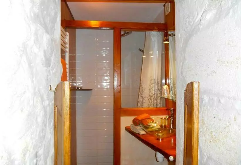 Aamiaismajoitus (B&B) Sous Les Marronniers