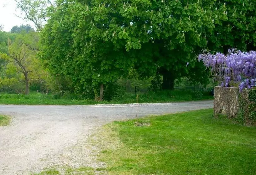 Aamiaismajoitus (B&B) Sous Les Marronniers