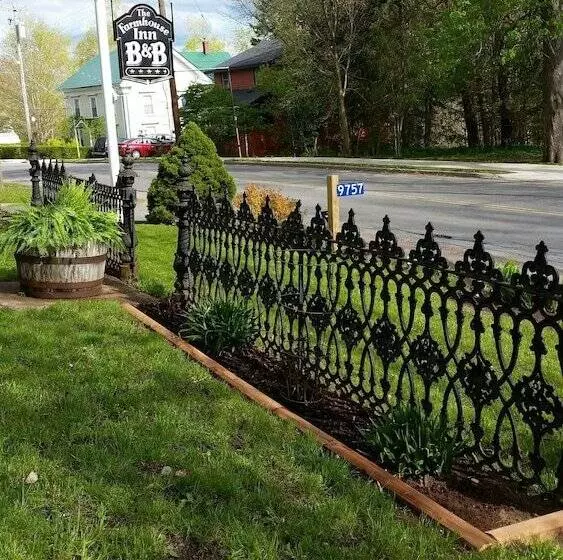 Farmhouse Inn B&b