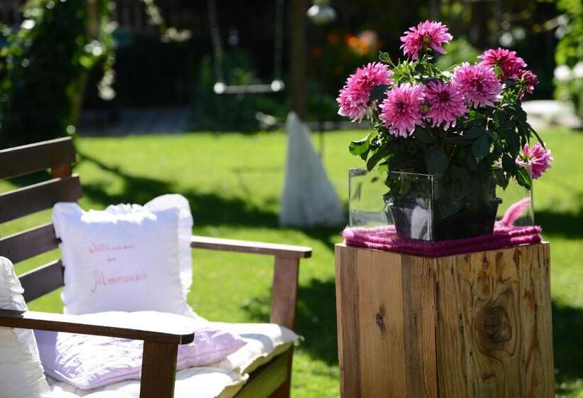 Garni Appartements Almrausch