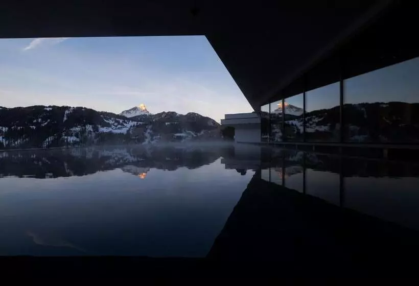 Hotelli Alpenrose Dolomites