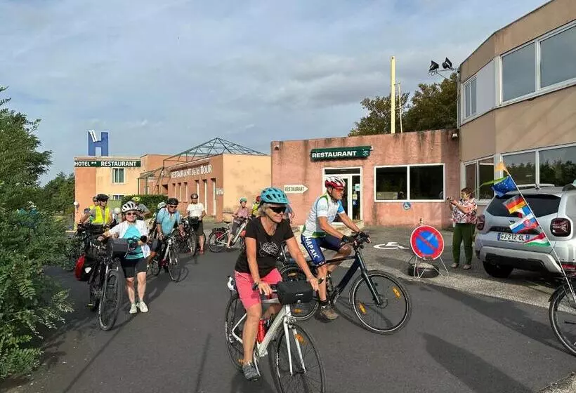 ホテル De La Tour Saint Etienne Sud