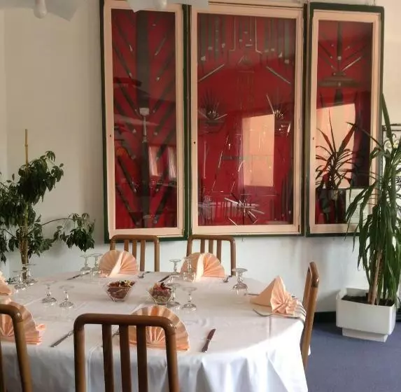 ホテル De La Tour Saint Etienne Sud