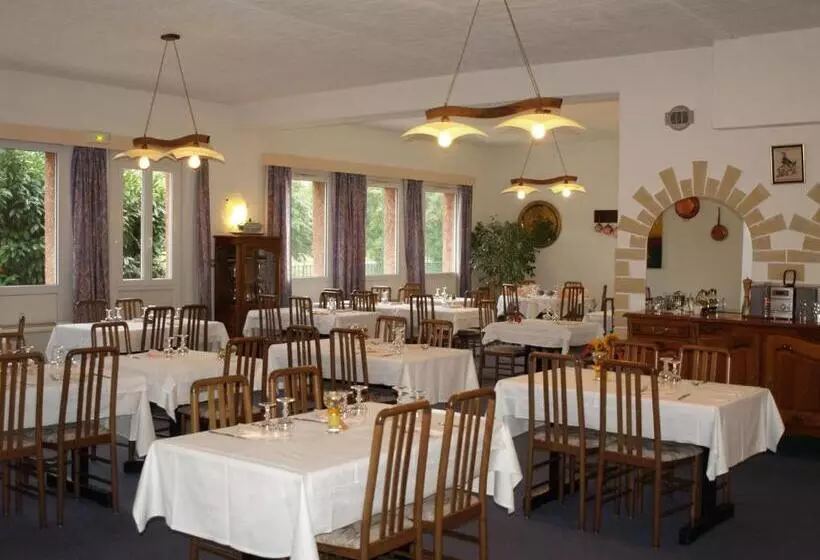 ホテル De La Tour Saint Etienne Sud