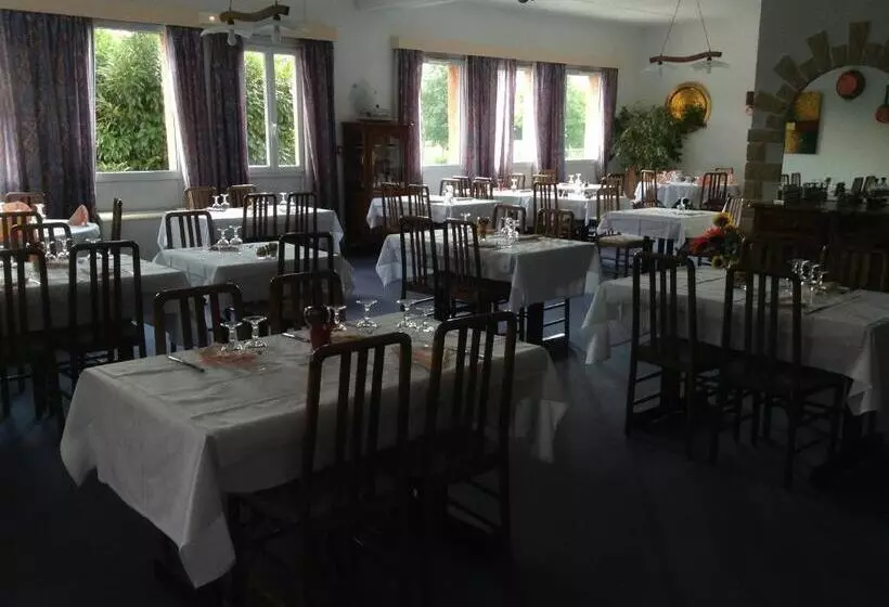 ホテル De La Tour Saint Etienne Sud