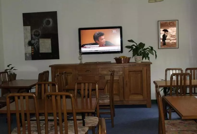 ホテル De La Tour Saint Etienne Sud