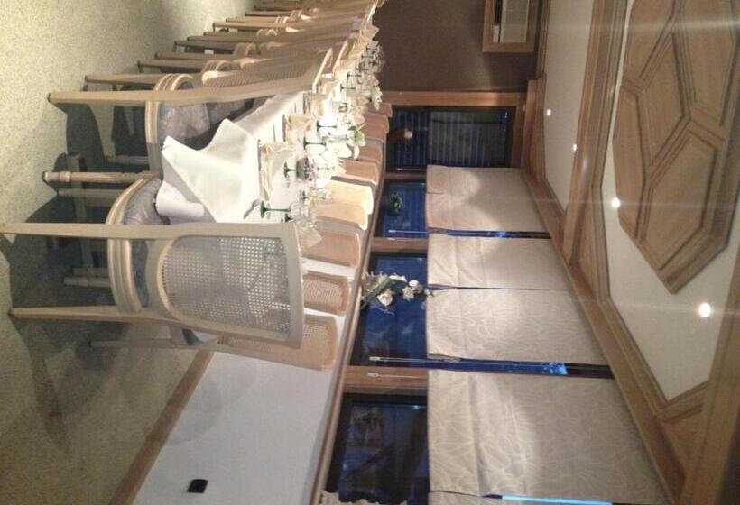 호텔 Hôtel Restaurant A La Couronne