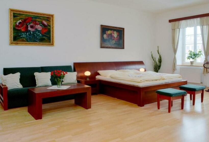 Městský Hotel Dorinka