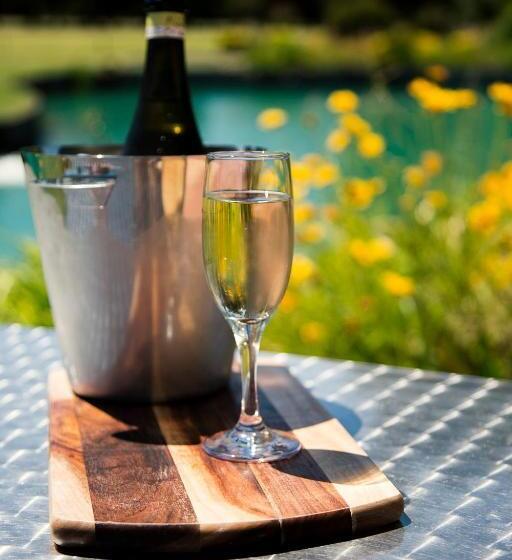 Мотель Howlong Golf Resort