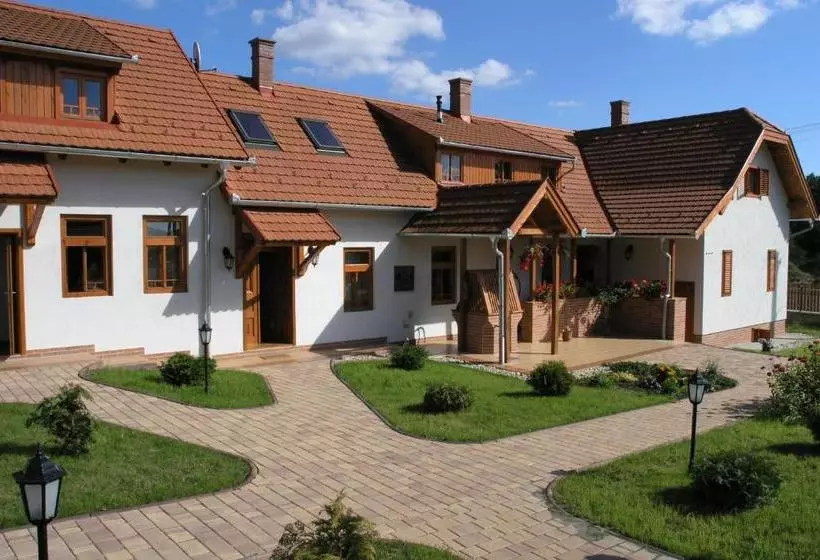 Majatalo Faluszéli Vendégház   Boncz Porta