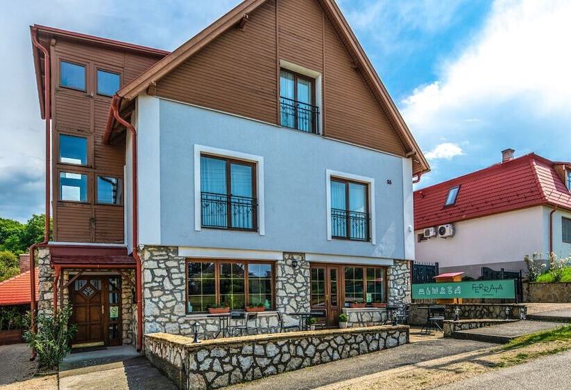 ペンション Ferrata Vendégház