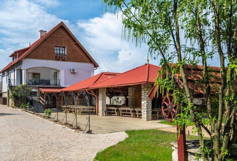 ペンション Ferrata Vendégház