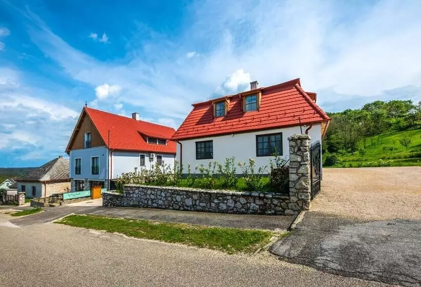 ペンション Ferrata Vendégház