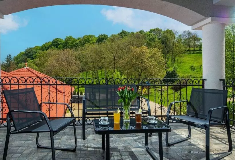 ペンション Ferrata Vendégház