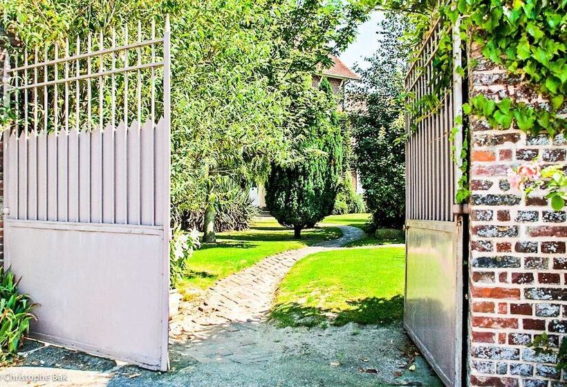 بنسيون Les Granges D'haillancourt