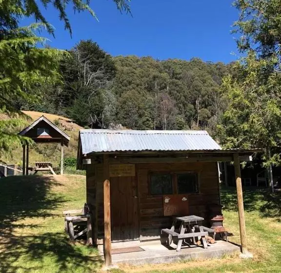 Majatalo Sassafras Springs