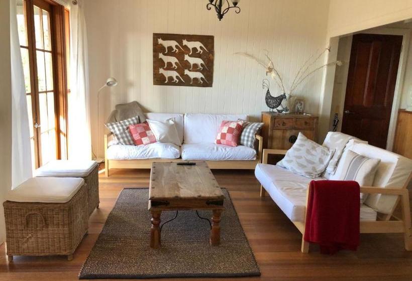 Пансион Sassafras Springs