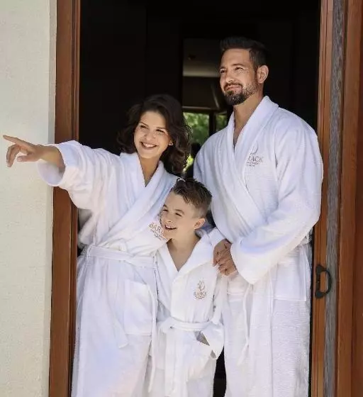 Barack Thermal Hotel And Spa