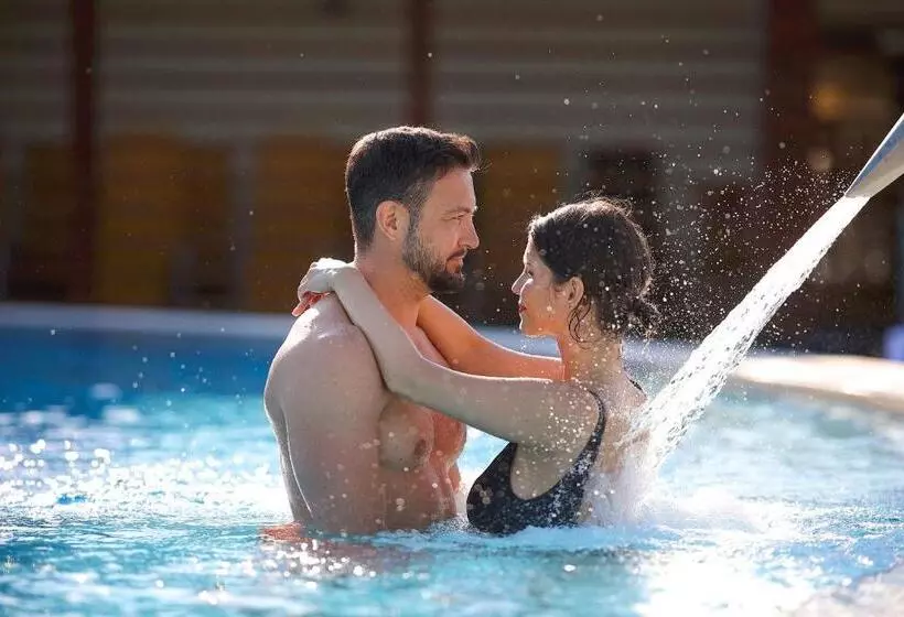 Barack Thermal Hotel And Spa