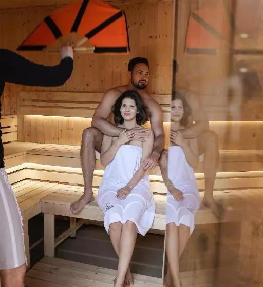 Barack Thermal Hotel And Spa