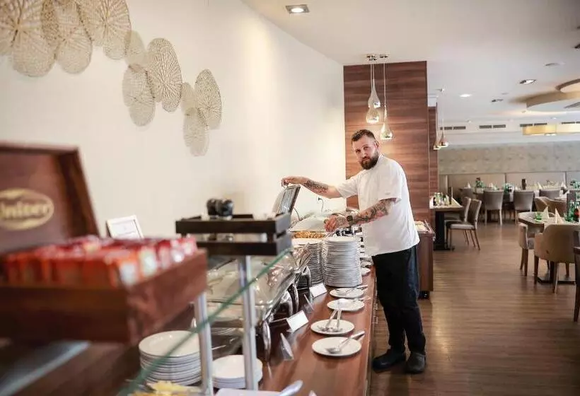 Barack Thermal Hotel And Spa