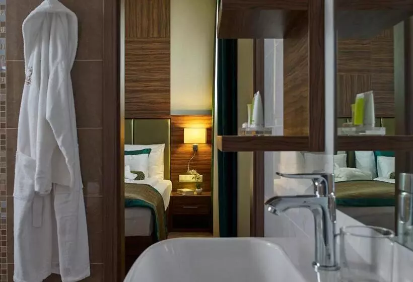 Barack Thermal Hotel And Spa