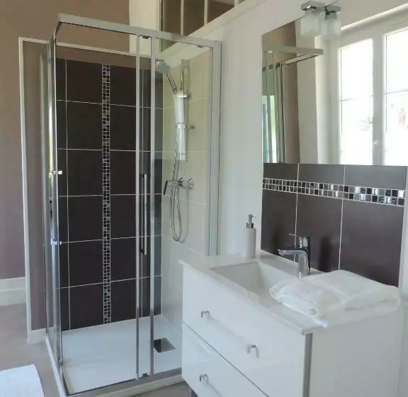 Aamiaismajoitus (B&B) Cèdre Et Charme