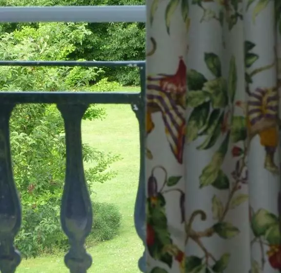 Aamiaismajoitus (B&B) Cèdre Et Charme