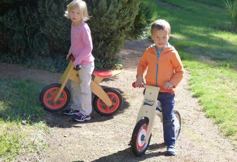 ベッドアンドブレックファースト Domaine Le Jardin Suspendu   Piscine Chauffée   Proche Parc Puy Dufou