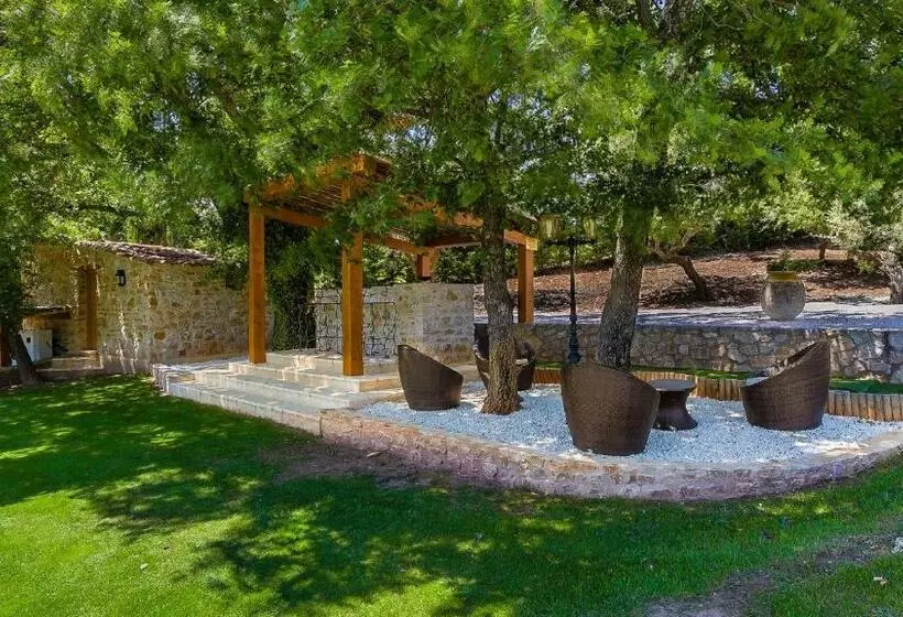 Aamiaismajoitus (B&B) La Tour D'enguernes