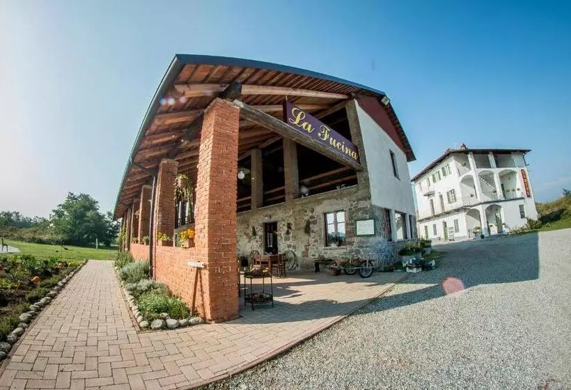 ホテル Agriturismo La Fucina