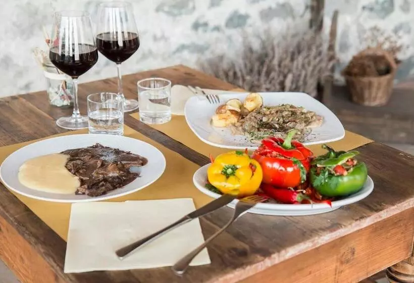 ホテル Agriturismo La Fucina